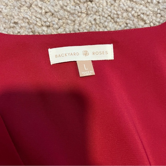 Backyard Roses Top - Picture 7 of 7